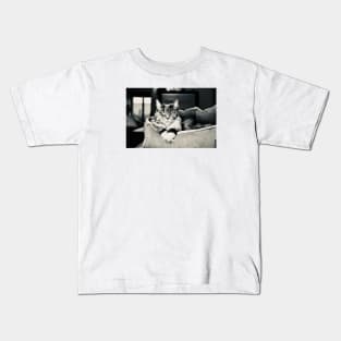 Cat main coon black and white / Swiss Artwork Photography Kids T-Shirt